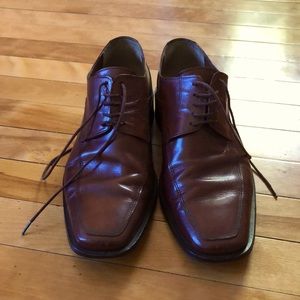 Vintage genuine leather brown dress shoes, lightly worn. Size Eu 40